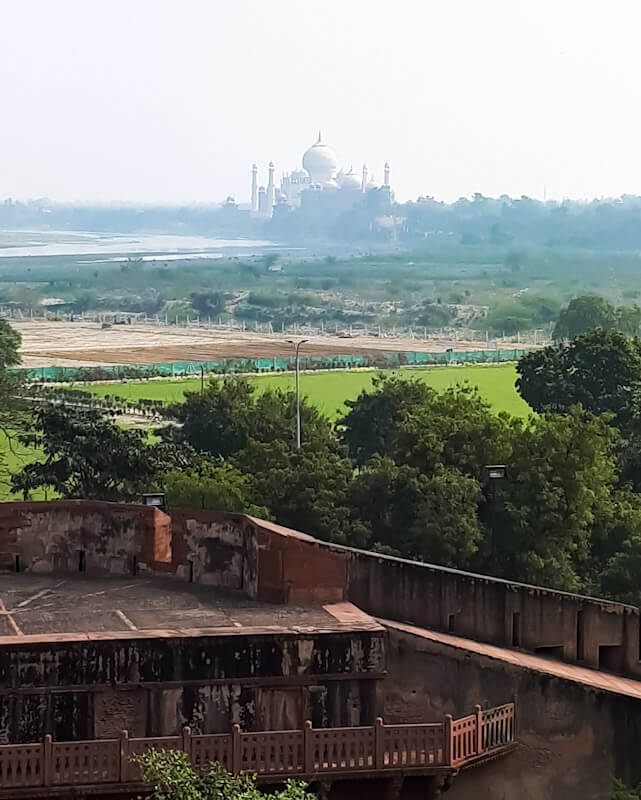 Blick auf den Taj Mahal vom Agra Fort Indien